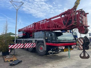 Auto dizalica 220 t